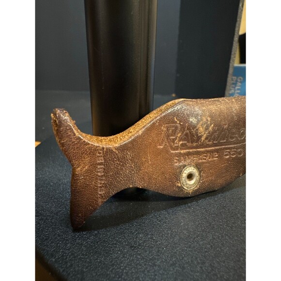 Raytheon Fish Key Fob Sample 550 Made in USA - Picture 4 of 9